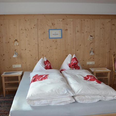 Gostnerhof Apartman Dobbiaco Szoba fotó